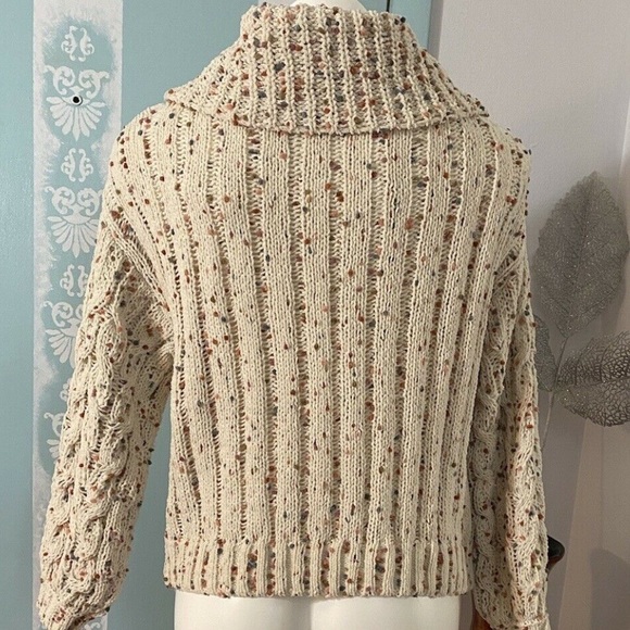 Moon & Madison Cropped Cable Knit Sweater “NWOT” - Picture 2 of 6